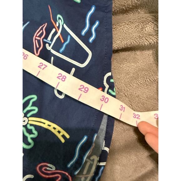 NWOT Chubbies Men Button Up Causal FLAW Size XL Popover Friday Shirt Neon Light - Picture 8 of 8